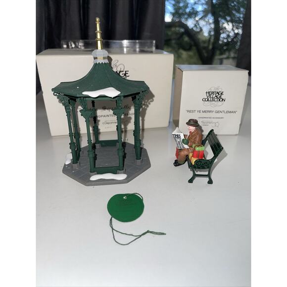 Dept 56 Heritage Town Square Gazebo #5513-1 & Rest Ye Merry Gentleman - Picture 3 of 9